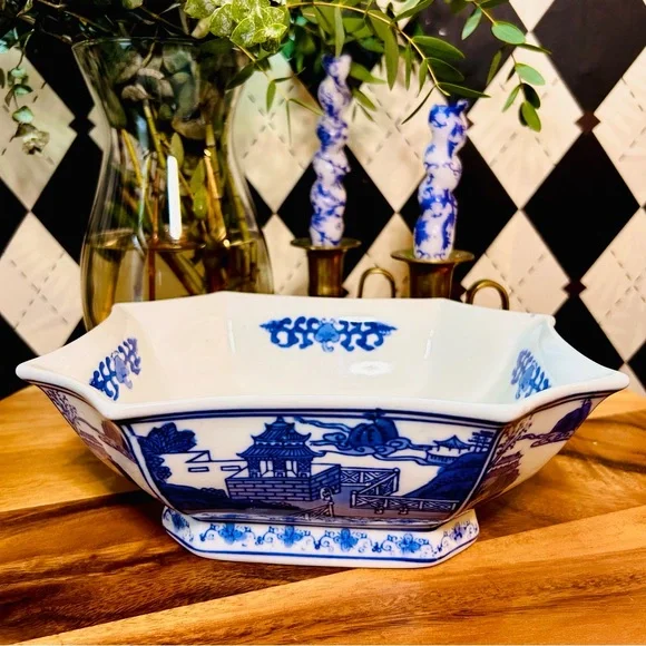 Vintage Asian Blue and White Porcelain Hexagonal Bowl - Picture 9 of 9